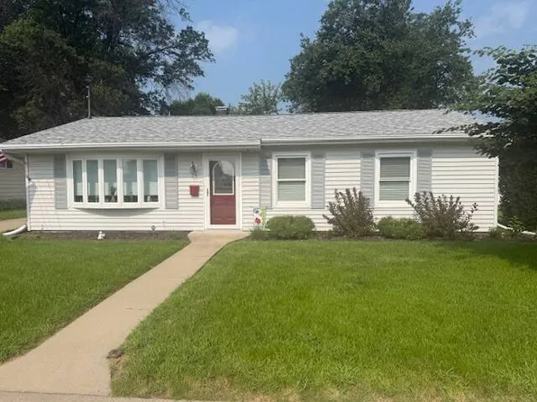 24 Lincoln Ct, Monmouth, IL 61462