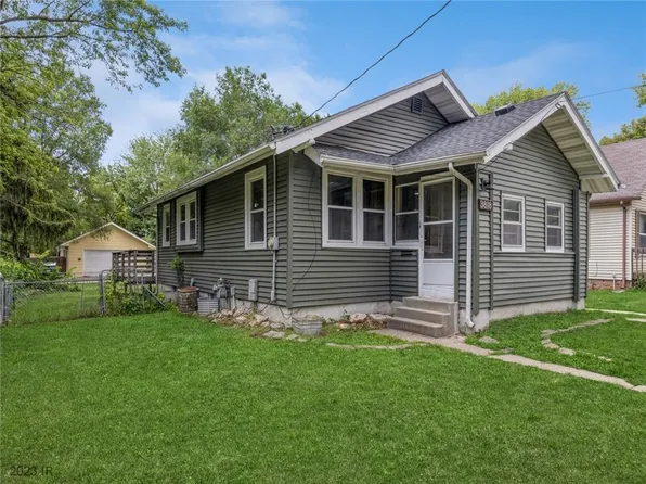 3818 8th Pl, Des Moines, IA 50313