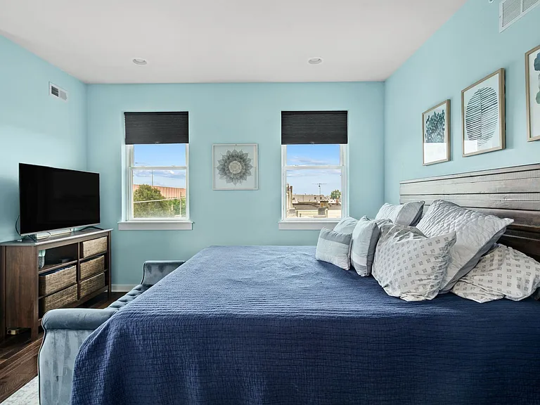 101 Mercy St — Photo 17