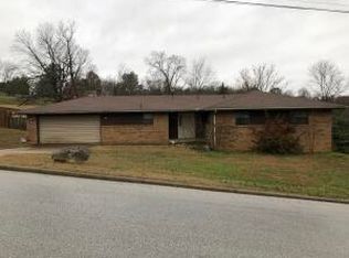 1208 N Spruce St, Harrison, AR 72601