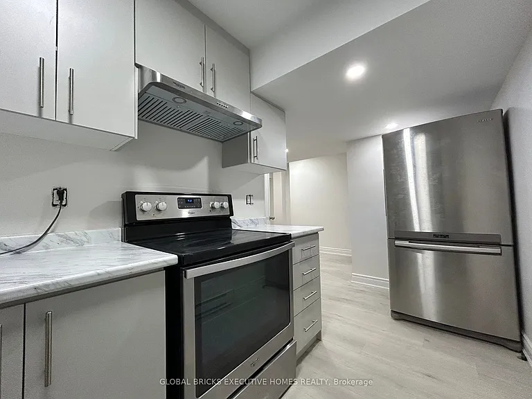 91 Higgins Ave #BASEMENT — Photo 2