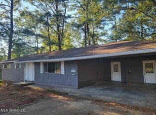 1526 W McDowell Rd, Jackson, MS 39204