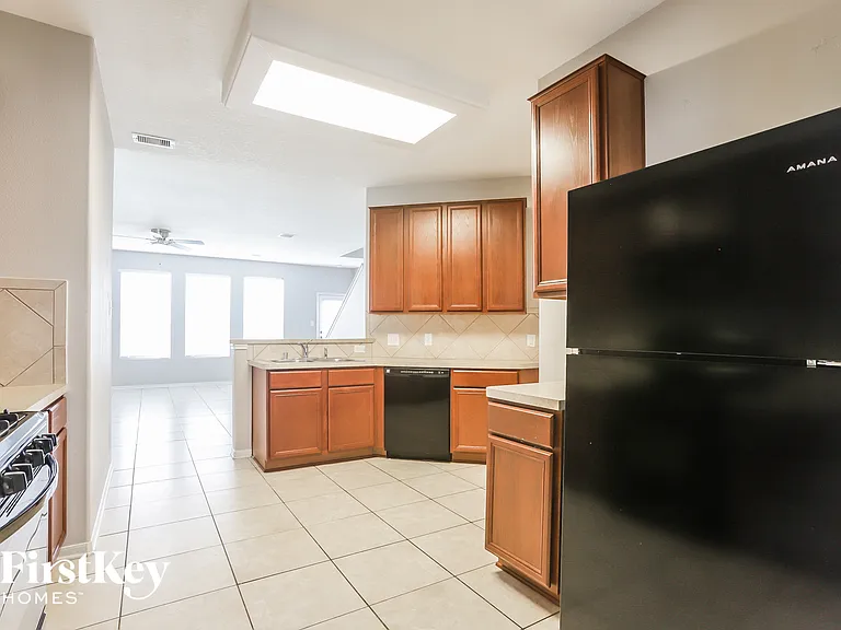 1826 Sun Point Ct — Photo 5