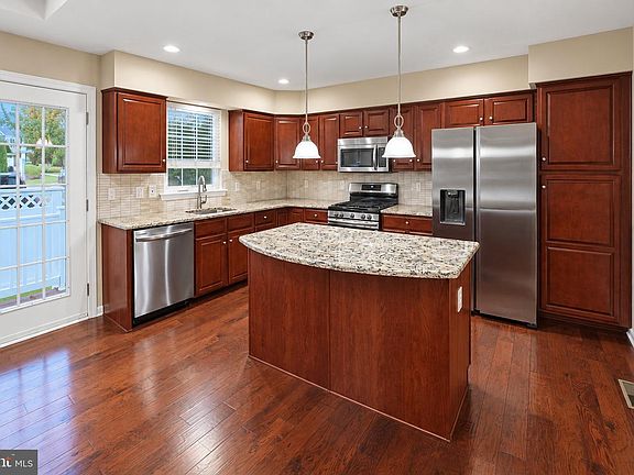 2nd image of 2601 Lexington Mews