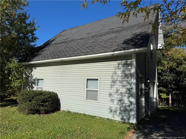 9061 Main St, Florenceville Bristol, NB E7L 2A5