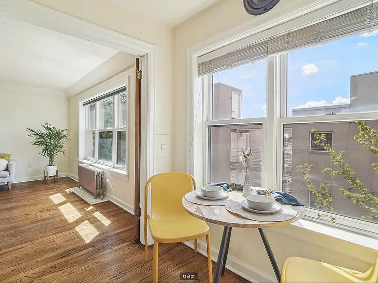 519 W Roy St #309 — Photo 11