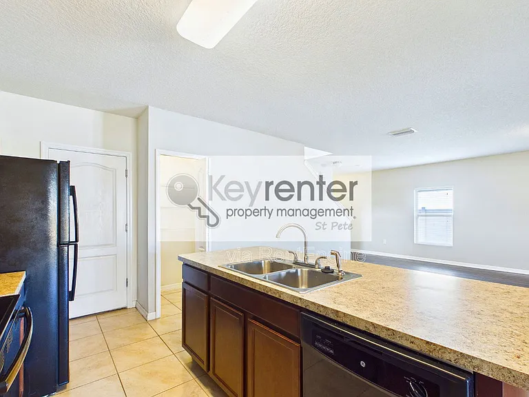14517 Dunrobin Dr — Photo 26