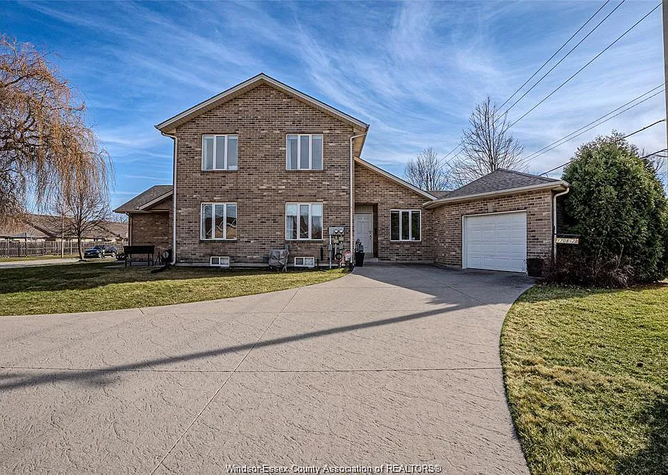 1708 Banwell Rd