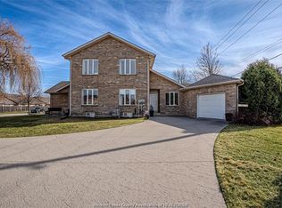 1708 Banwell Rd, Windsor, ON N8P1P4