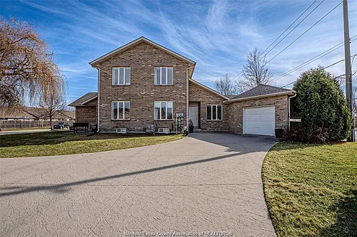 1708 Banwell Rd Photo 1