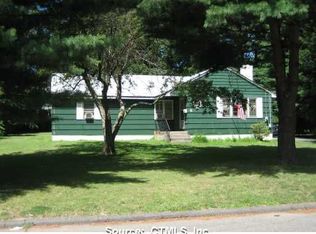 8 Old Flintlock Rd, Bloomfield, CT 06002