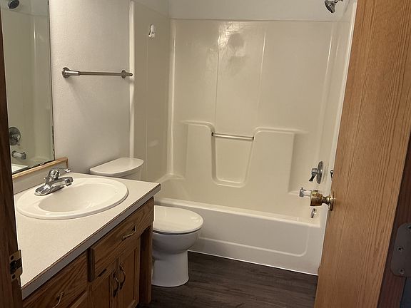 4th image of 2727 34th Ave S #1