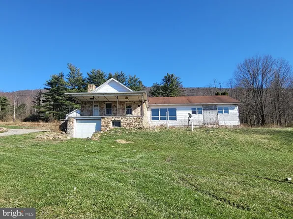 208 Creamer Ln, Altoona, PA 16601