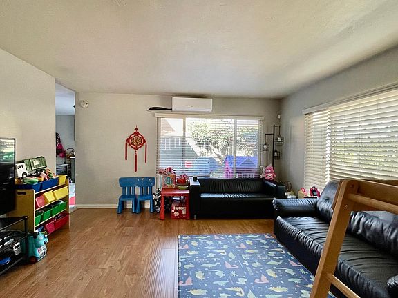 3rd image of 10519 Greenford Dr