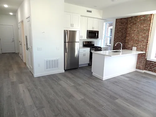 2806 Fairfield Ave #103 Photo 1