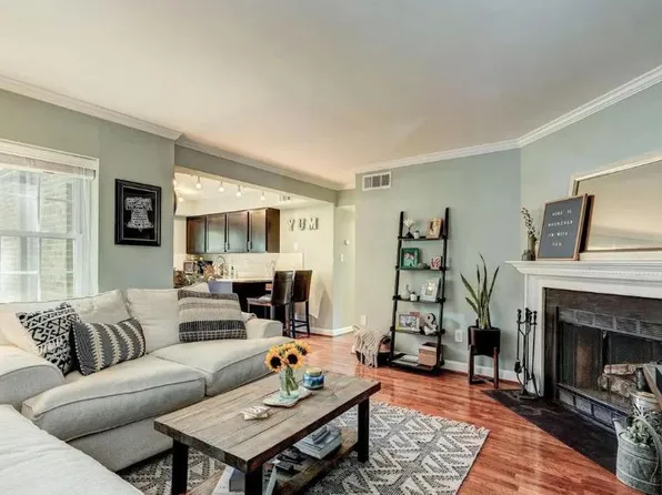 2105 N Taft St APT 1, Arlington, VA 22201