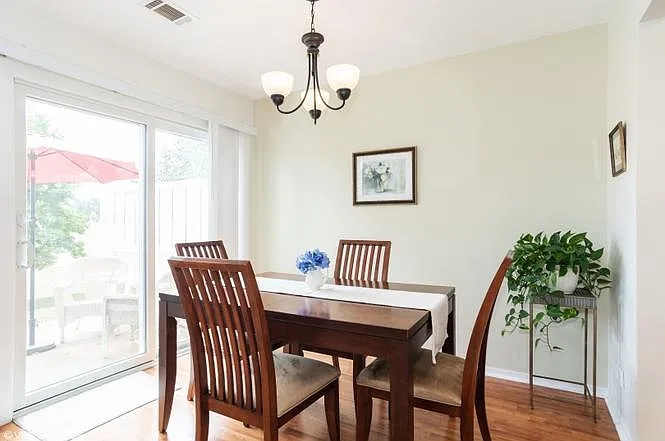 2331 Hamilton Pl — Photo 3