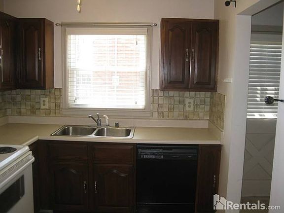 5th image of 2308 Eastway Dr