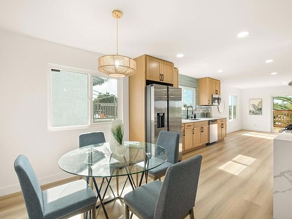 5th image of 552 Felicita Ave