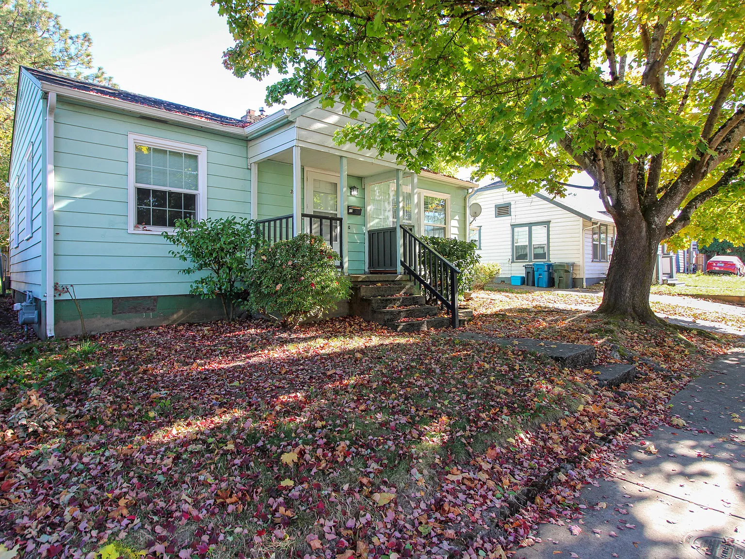2 bed, 827 sqft, $1,775 — Photo 2