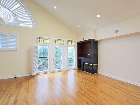 3rd image of 4847 N Winthrop Ave APT 3N