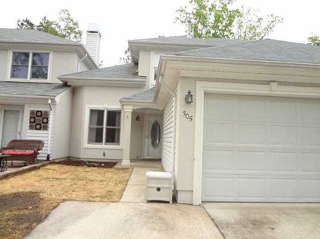 1st image of 305 Esplanade Pl