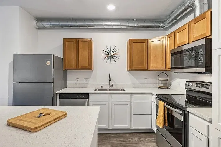 Pullman Modern Urban Apartments — Photo 3