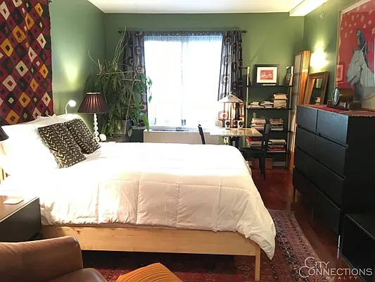 Sold by City Connections Realty | media 5