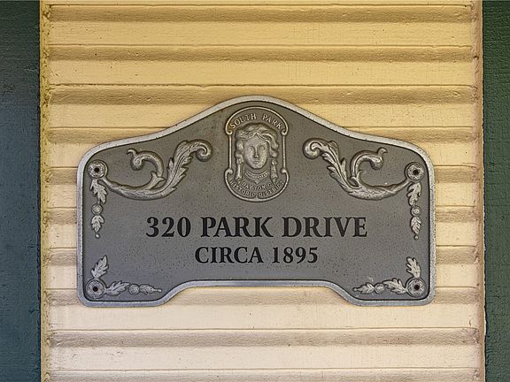 4th image of 320 Park Dr