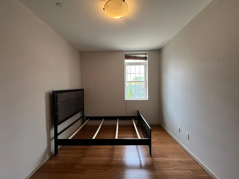 50 Oak St #14E — Photo 5