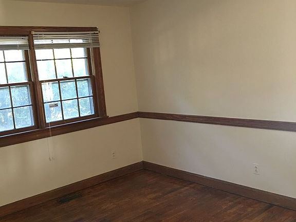 3rd image of 1200 Burton St