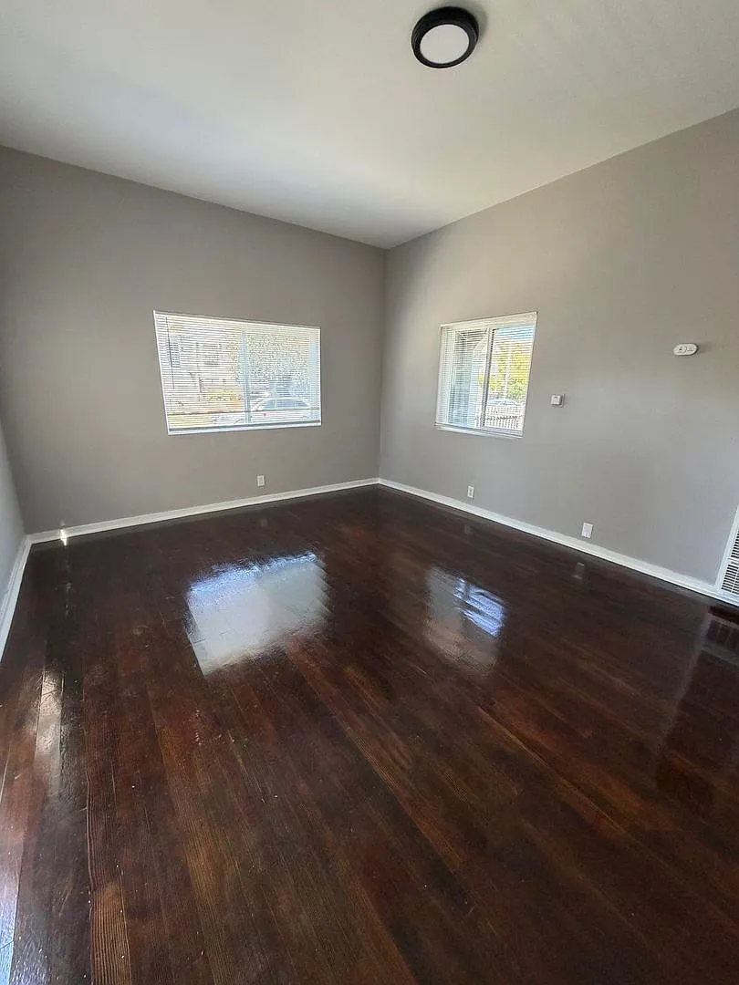3 Bedroom, 2 Bath Unit — Photo 4