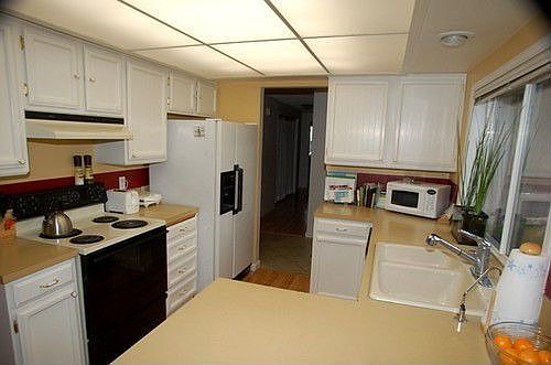 4th image of 10316 NE 32nd Cir