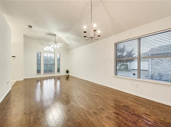 5th image of 7224 Creekview Dr