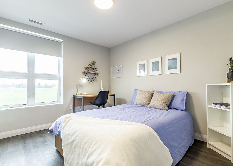 Large furnished bedrooms