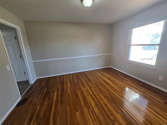 5th image of 10621 Langford Dr