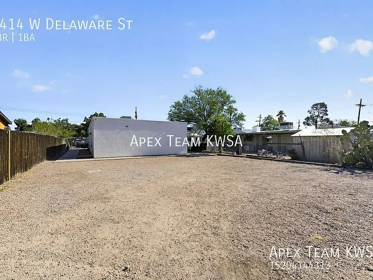 1414 W Delaware St — Photo 32