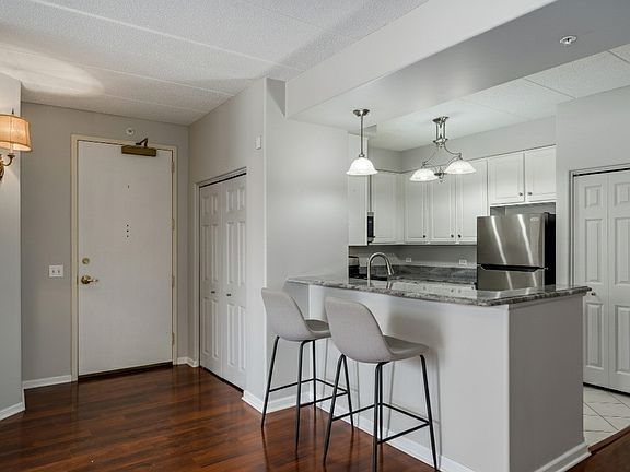 5th image of 1731 Pavilion Way Unit 405