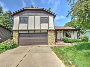 4561 Shadow Dr, Decatur, IL 62526