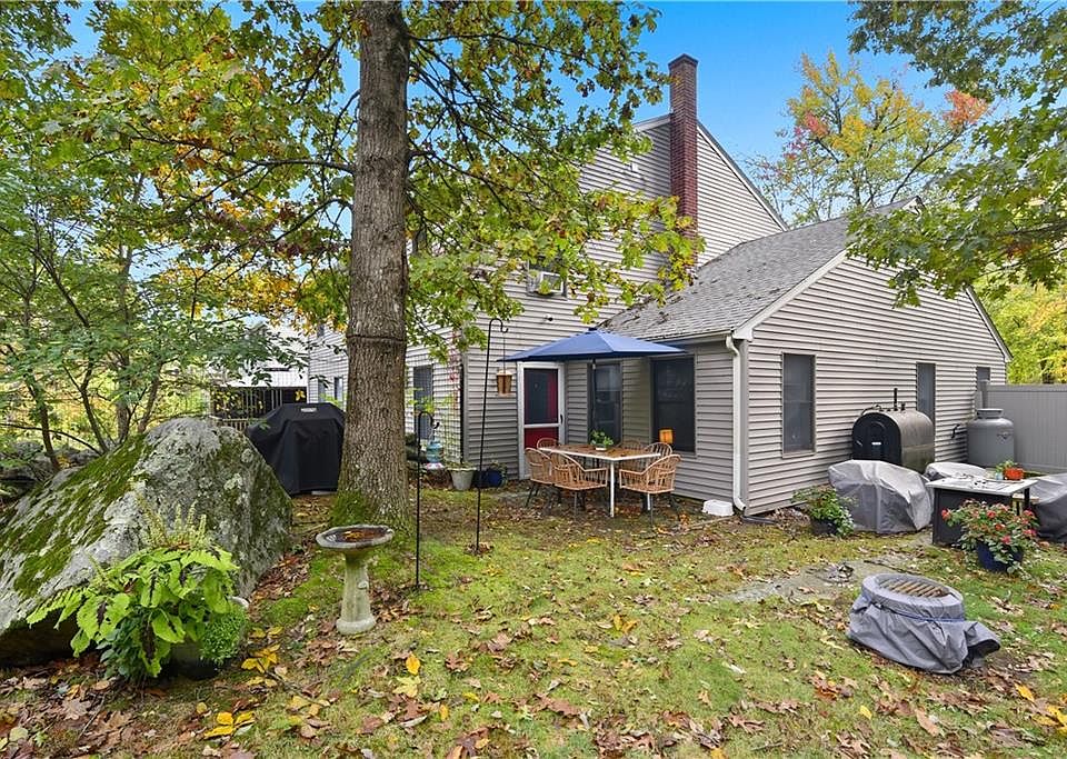 1st image of 153 Fish Rd Unit 4