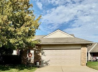 159 Addison Cir, Fowlerville, MI 48836