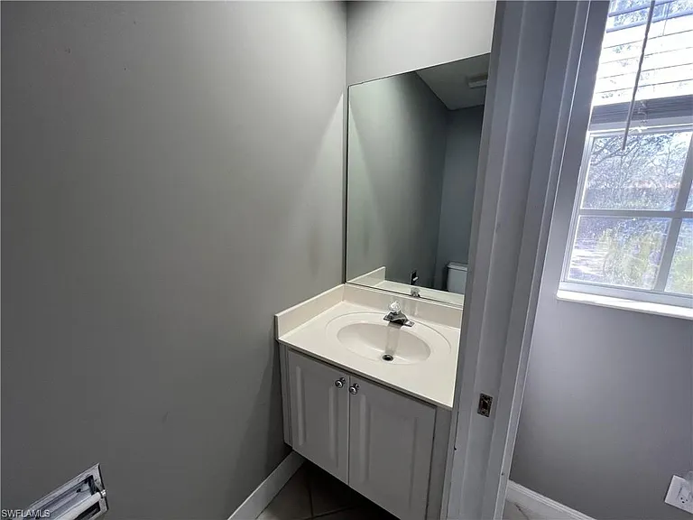 5365 Cove Cir #125 — Photo 16