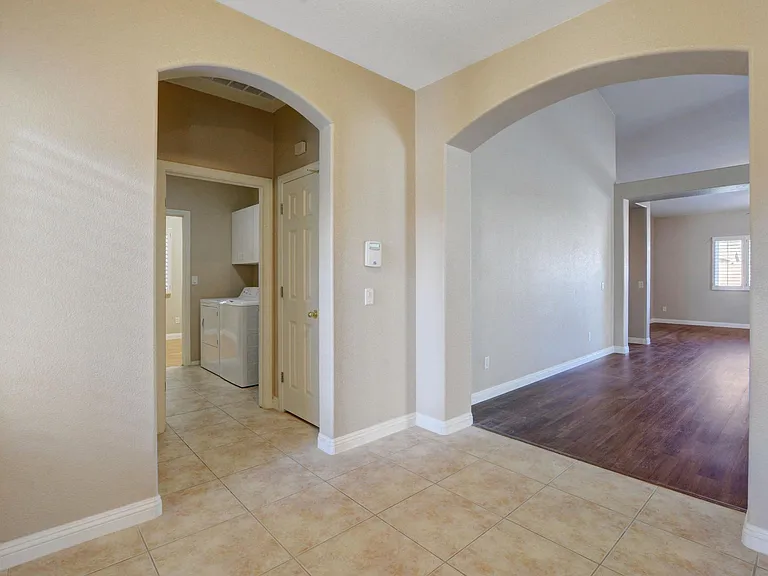 11156 Dell Cliffs Ct — Photo 4