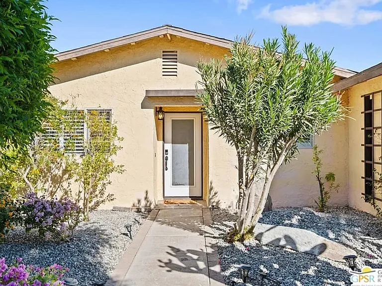 2140 E Hildy Ln — Photo 1