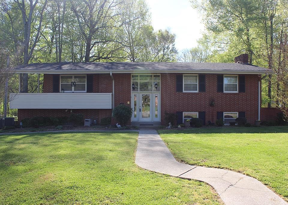 1st image of 103 Woods Dr