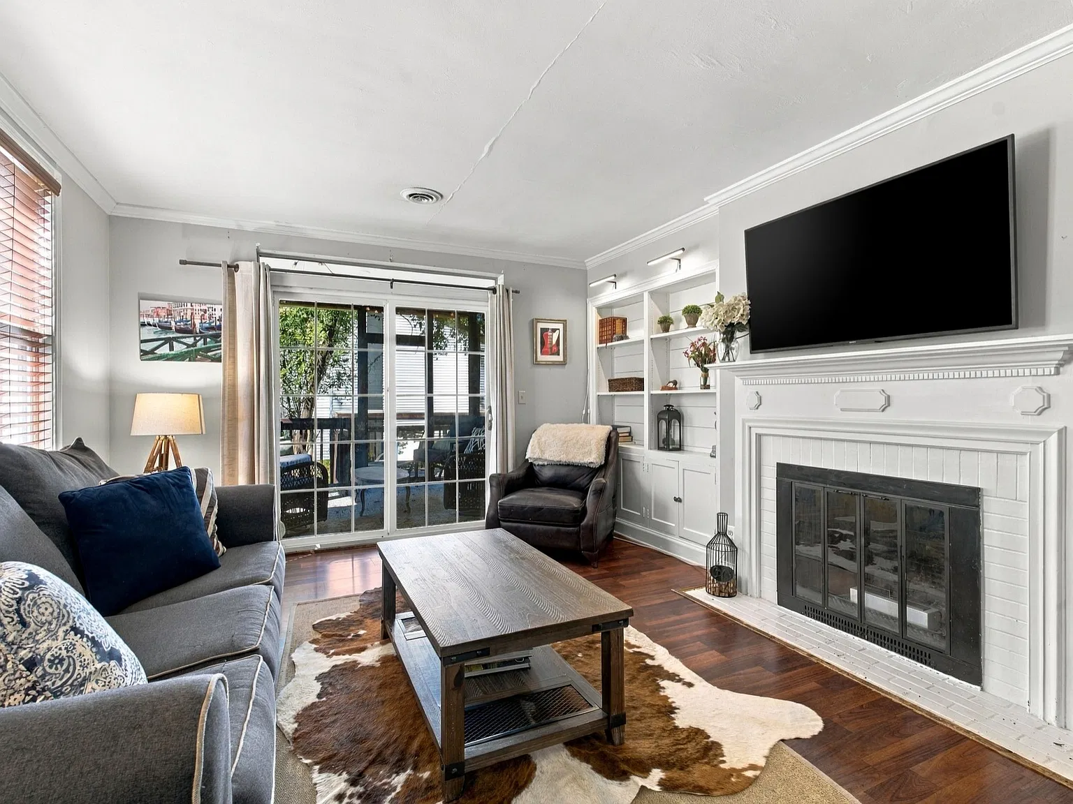 3 bed, 1.0 bath, 1392 sqft, $3,500 — Photo 4