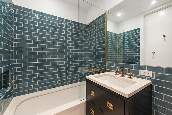 Sold by Compass | media 22