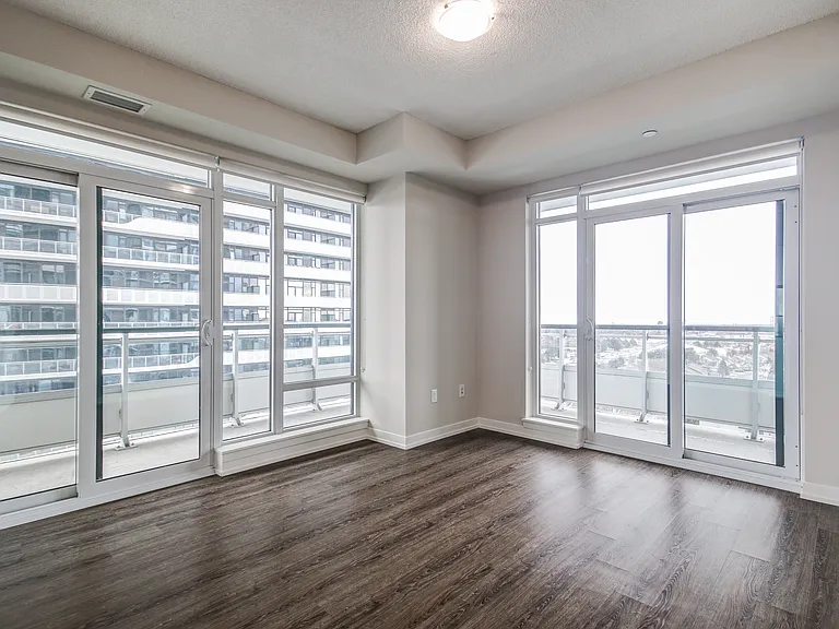 2550 Eglinton Ave W — Photo 53