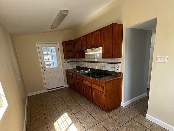 4th image of 14951 Cerritos Ave #A