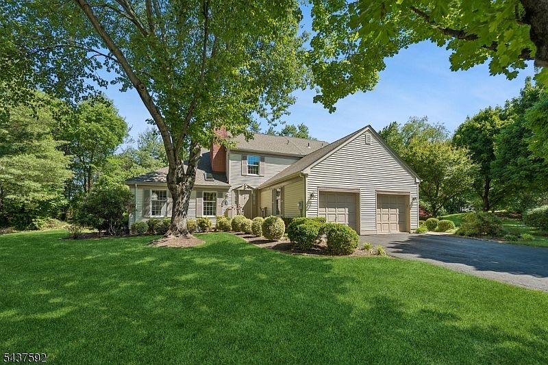 1st image of 8 Gelsey Ln